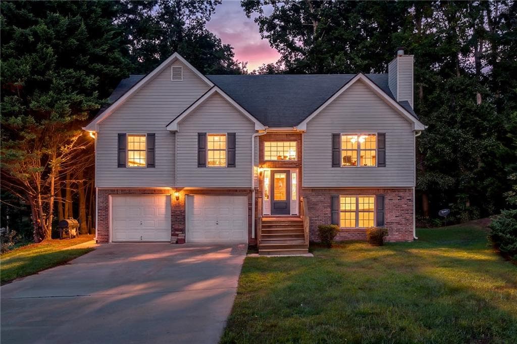 4 bedroom, 3 bathroom, 2,024 sq ft home for sale at 4718 Middleboro Lane, Gainesville, GA