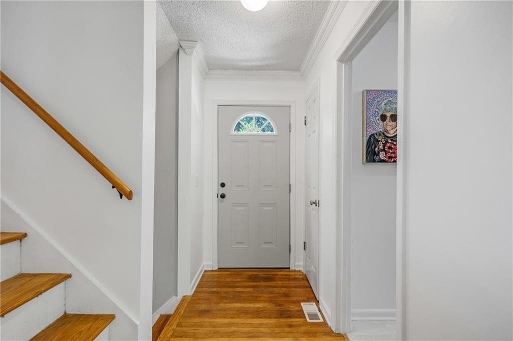 4 bedroom, 2 bathroom, 1,706 sq ft single family residence for sale at 2544 W Laurel Ridge Drive, Decatur, GA 30033 — photo 3