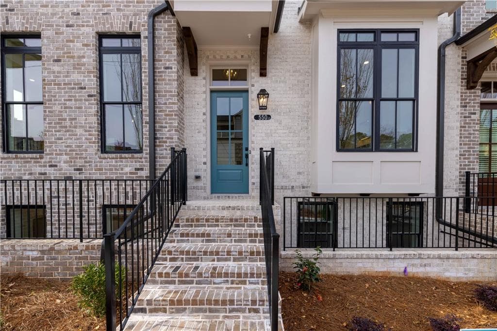 3 bedroom, 4 bathroom, 2,175 sq ft townhouse for sale at 3228 Brunel Lane 10, Peachtree Corners, GA 30092