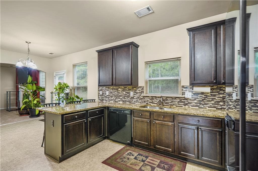 3 bedroom, 3 bathroom, 1,850 sq ft single family residence for sale at 5037 Saphire Court, Douglasville, GA 30135 — photo 9