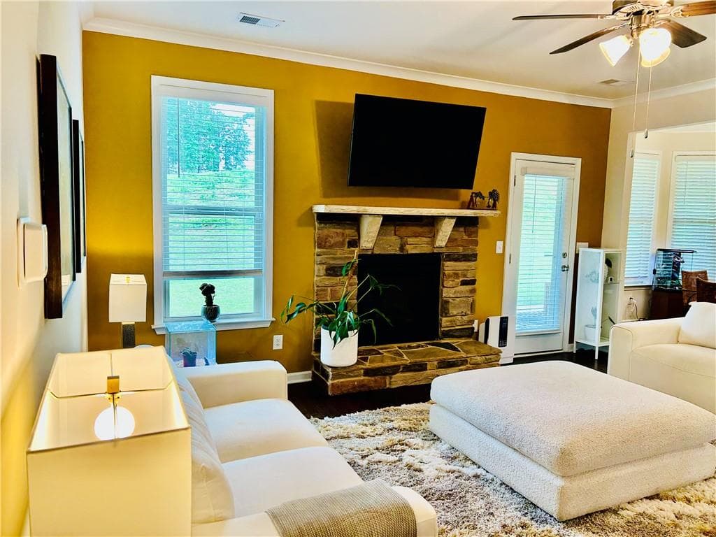 4 bedroom, 4 bathroom, 2,827 sq ft single family residence for sale at 330 Darien Drive, Senoia, GA 30276 — photo 9