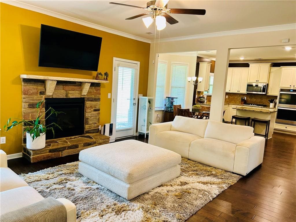 4 bedroom, 4 bathroom, 2,827 sq ft single family residence for sale at 330 Darien Drive, Senoia, GA 30276 — photo 10