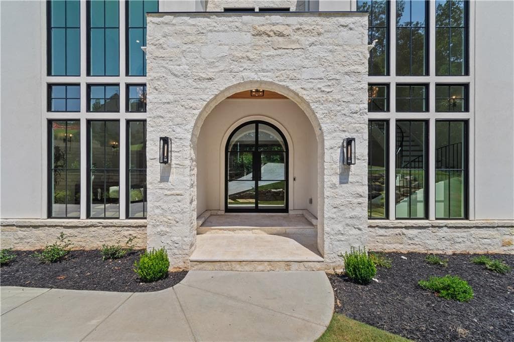 5 bedroom, 6 bathroom, 7,204 sq ft single family residence for sale at 251 Traditions Drive, Alpharetta, GA 30004 — photo 4