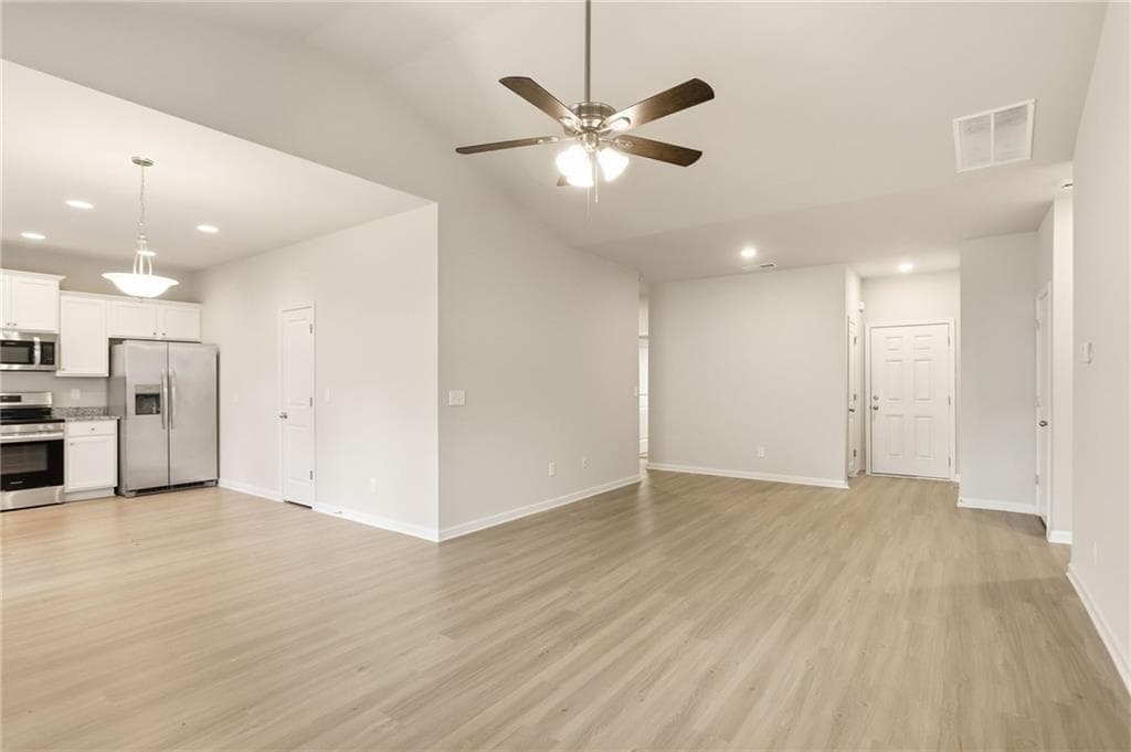 4 bedroom, 2 bathroom, 1,726 sq ft single family residence for sale at 146 Culver Street, Jackson, GA 30233 — photo 4