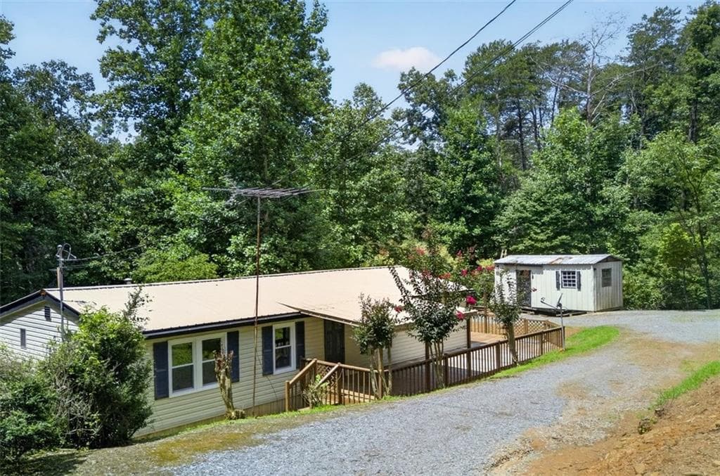 3 bedroom, 2 bathroom, 1,195 sq ft single family residence for sale at 67 Vick Dr., Ellijay, GA 30540 — photo 1 of 39