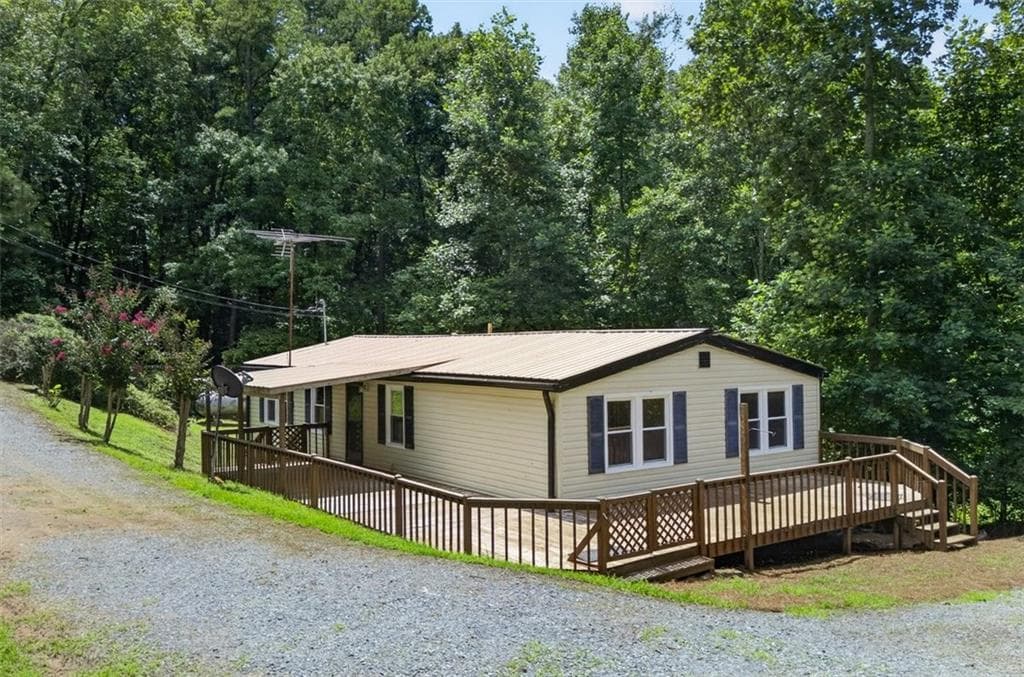 3 bedroom, 2 bathroom, 1,195 sq ft single family residence for sale at 67 Vick Dr., Ellijay, GA 30540 — photo 2