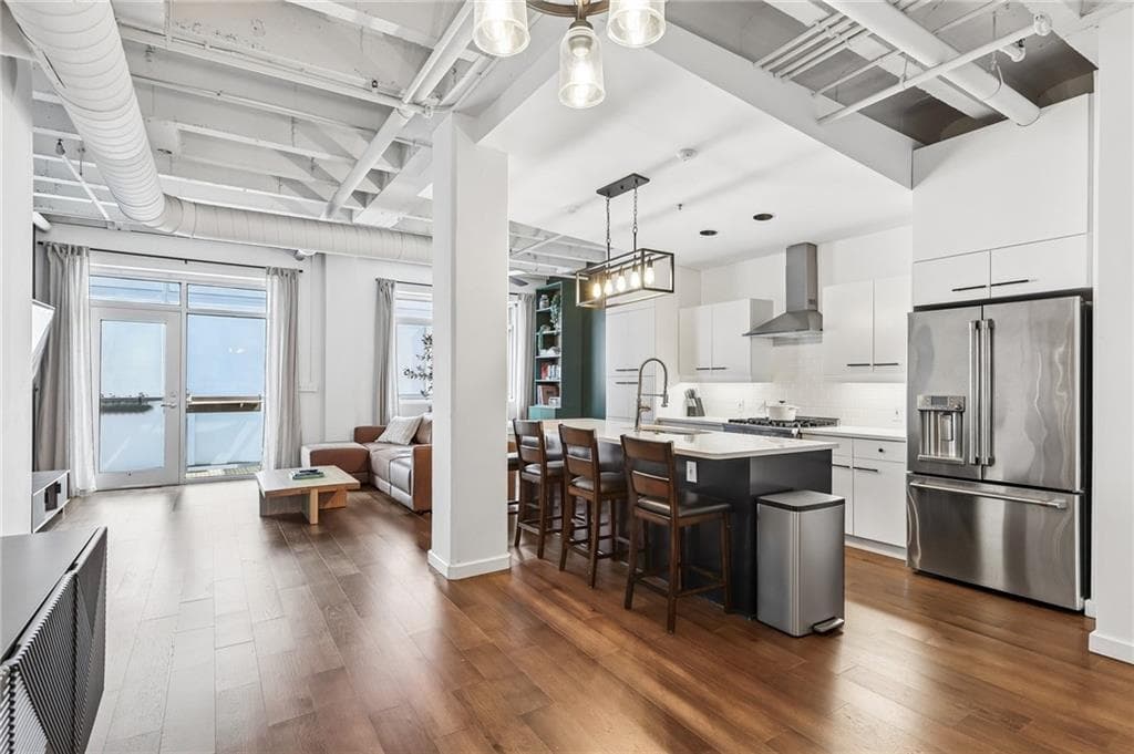 2 bedroom, 2 bathroom, 1,330 sq ft condominium for sale at 805 Peachtree Street 411, Atlanta, GA 30308 — photo 2