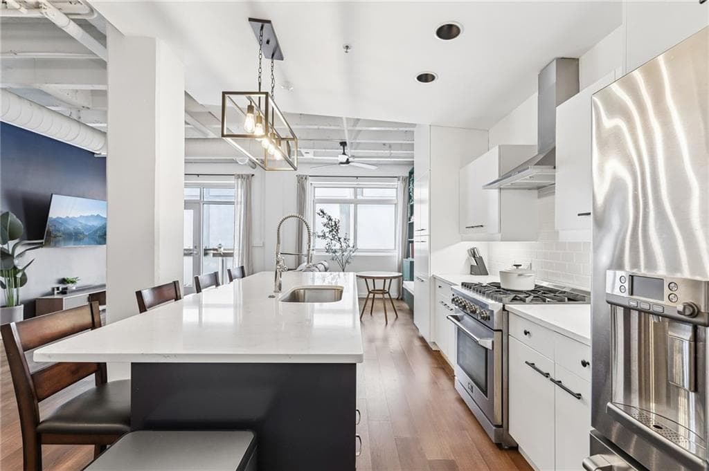 2 bedroom, 2 bathroom, 1,330 sq ft condominium for sale at 805 Peachtree Street 411, Atlanta, GA 30308 — photo 8