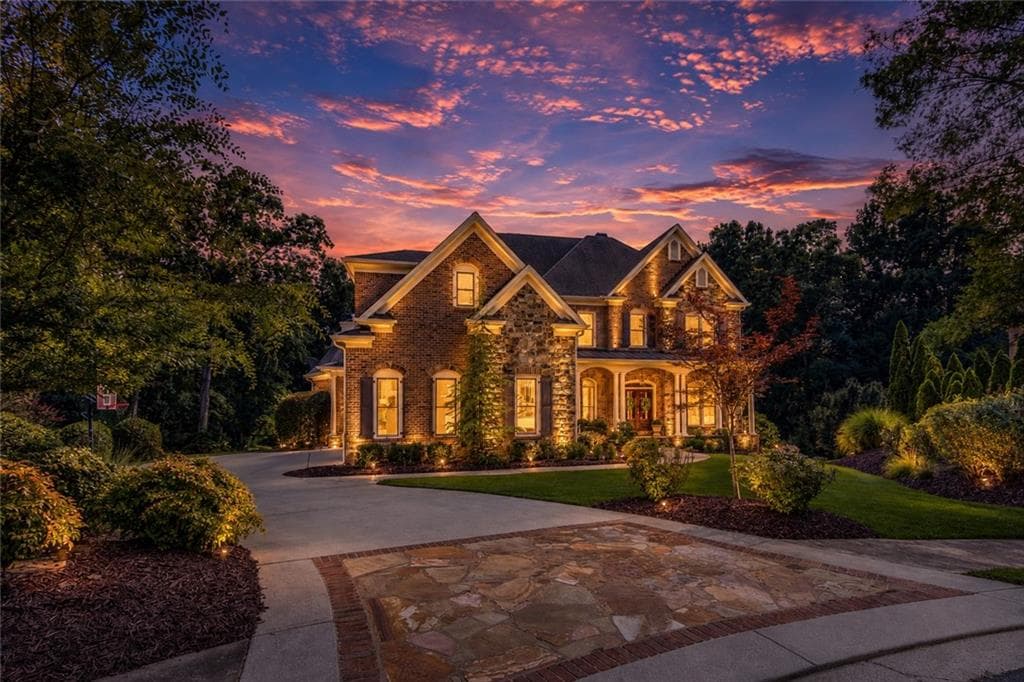 6 bedroom, 7 bathroom, 7,123 sq ft single family residence for sale at 5318 Binghurst Court, Suwanee, GA 30024 — photo 4