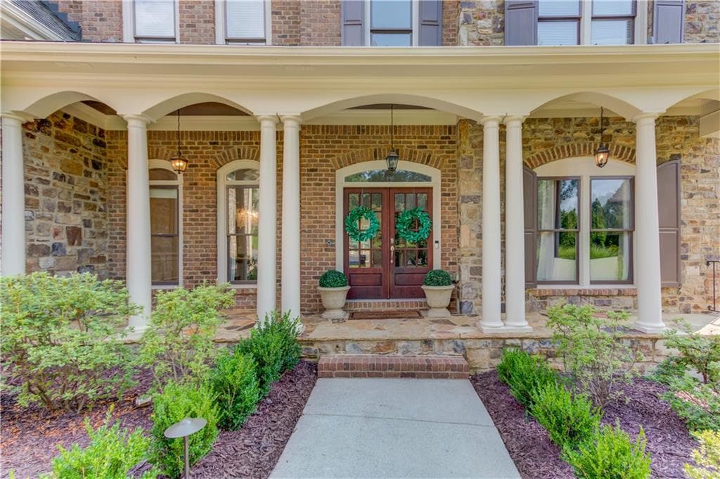 6 bedroom, 7 bathroom, 7,123 sq ft single family residence for sale at 5318 Binghurst Court, Suwanee, GA 30024 — photo 7
