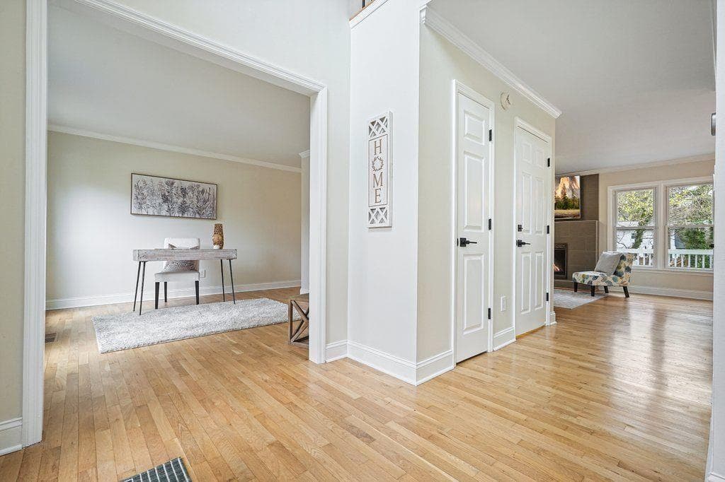 6 bedroom, 5 bathroom, 3,369 sq ft single family residence for sale at 4110 Providence Square, Alpharetta, GA 30009 — photo 3