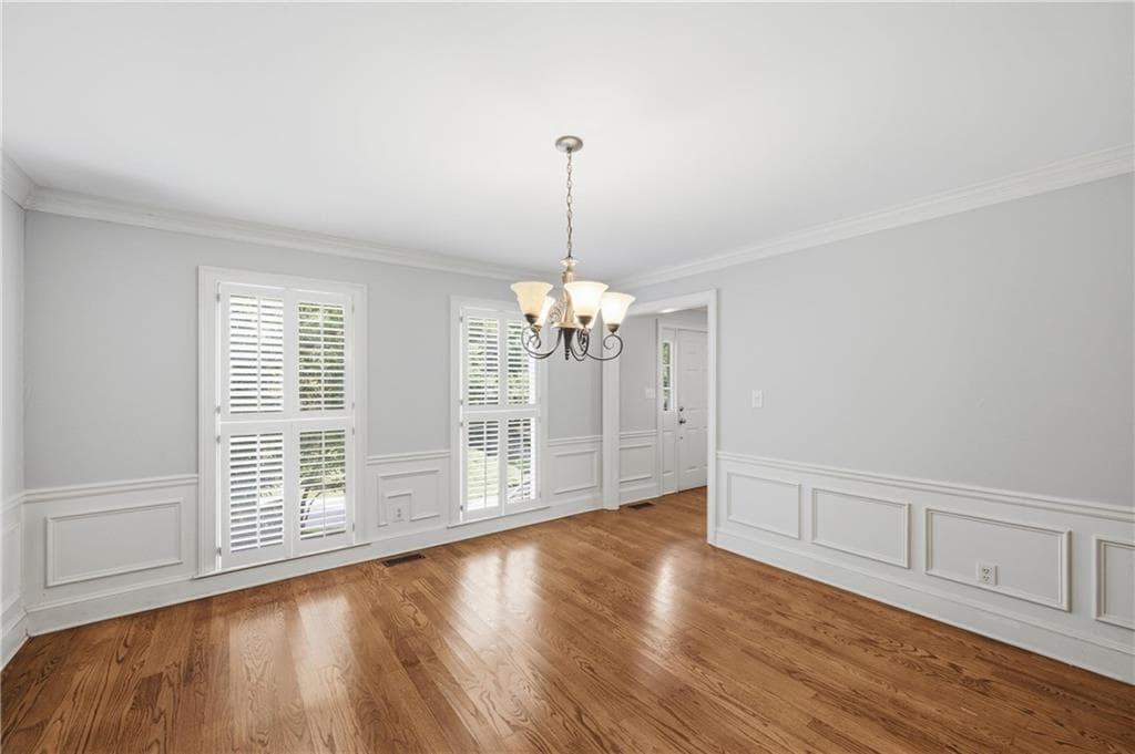 4 bedroom, 3 bathroom, 2,408 sq ft single family residence under contract at 1365 Holly Bank Circle, Atlanta, GA 30338 — photo 2