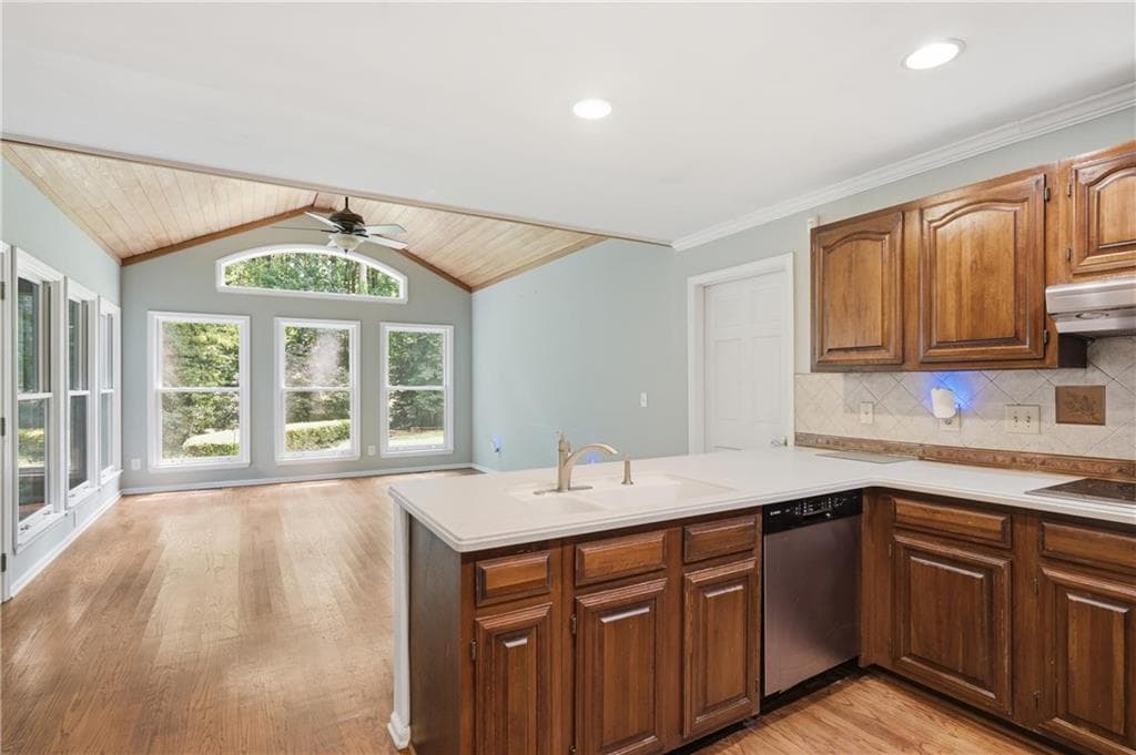 4 bedroom, 3 bathroom, 2,408 sq ft single family residence under contract at 1365 Holly Bank Circle, Atlanta, GA 30338 — photo 3