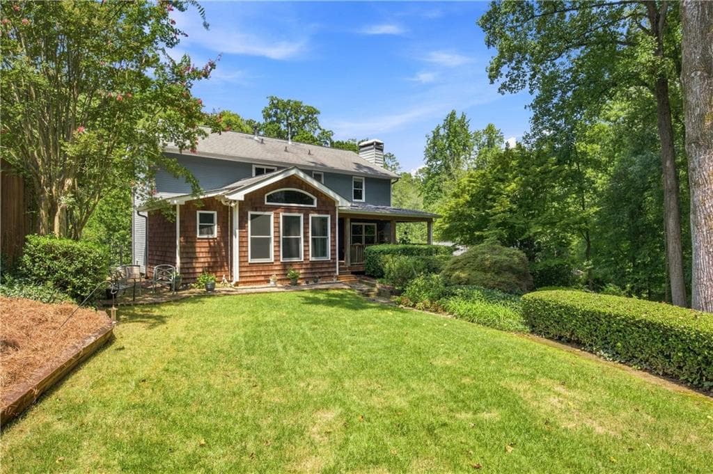 4 bedroom, 3 bathroom, 2,408 sq ft single family residence under contract at 1365 Holly Bank Circle, Atlanta, GA 30338 — photo 8