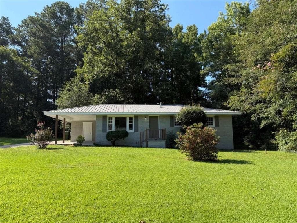 3 bedroom, 1 bathroom, 1,008 sq ft single family residence under contract at 1289 Stewart Street, Carrollton, GA 30117