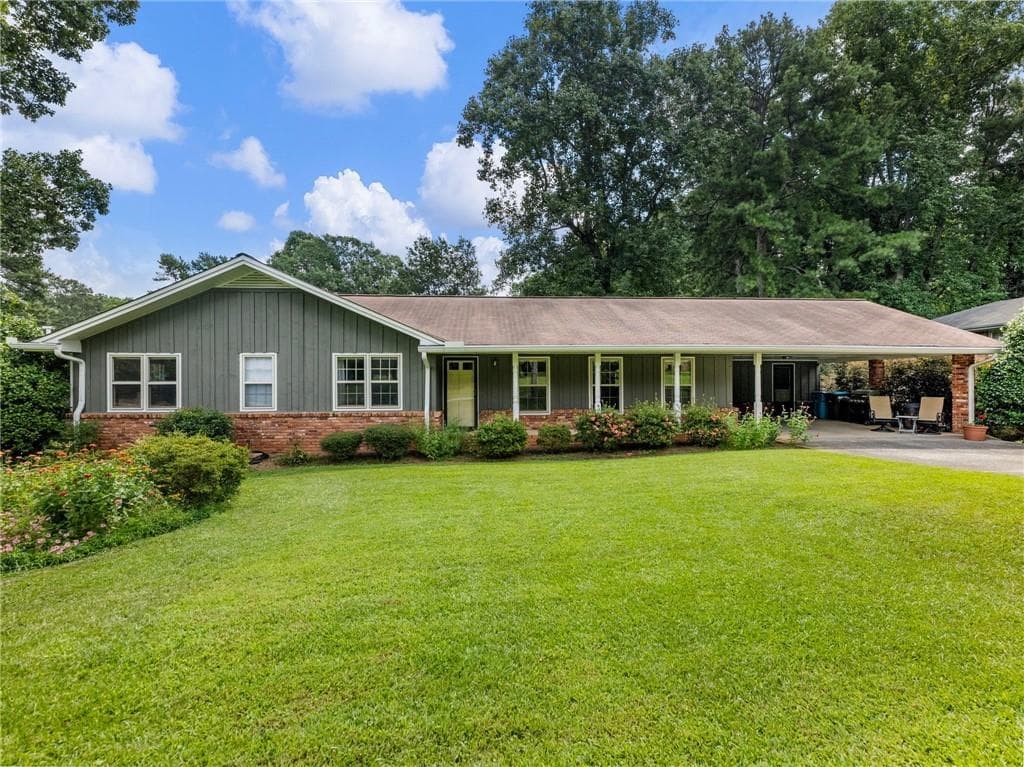 3 bedroom, 2 bathroom, 2,220 sq ft single family residence for rent at 474 Four Winds Plaza, Lilburn, GA 30047 for $2,450 a month — photo 1 of 54
