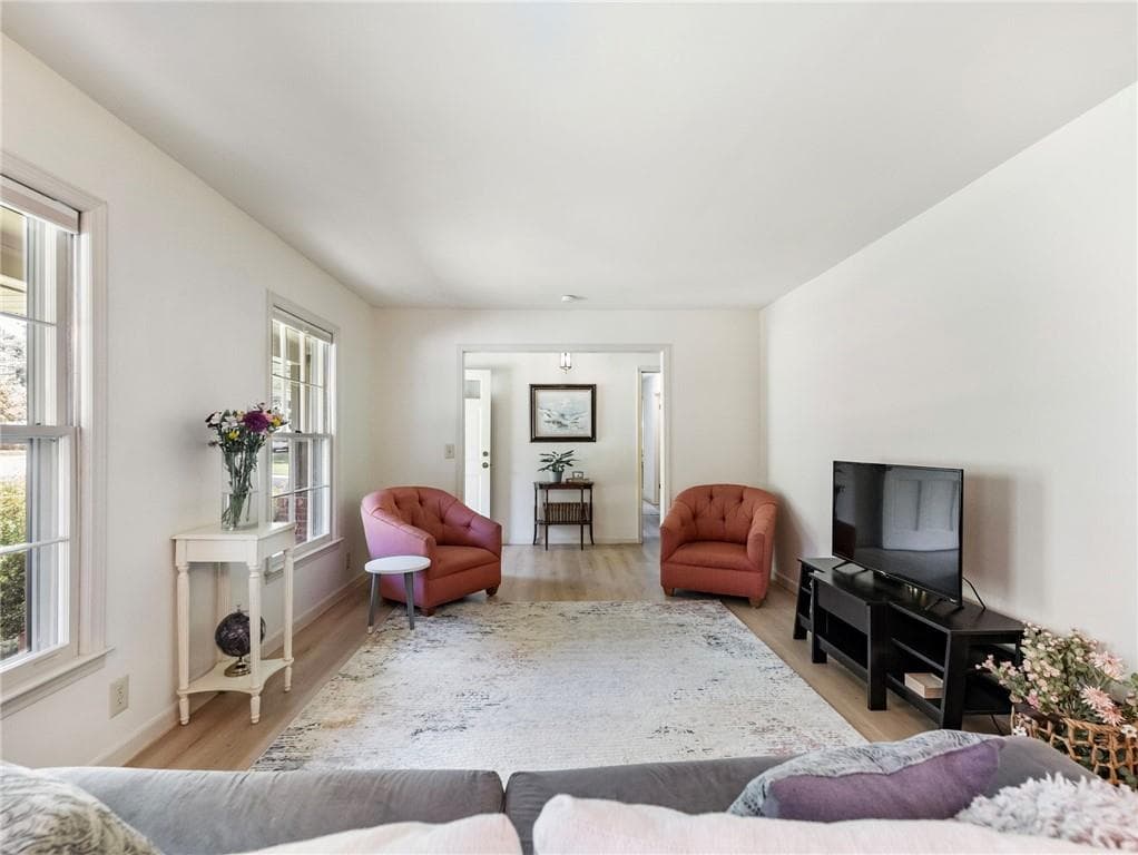 3 bedroom, 2 bathroom, 2,220 sq ft single family residence for rent at 474 Four Winds Plaza, Lilburn, GA 30047 for $2,450 a month — photo 2