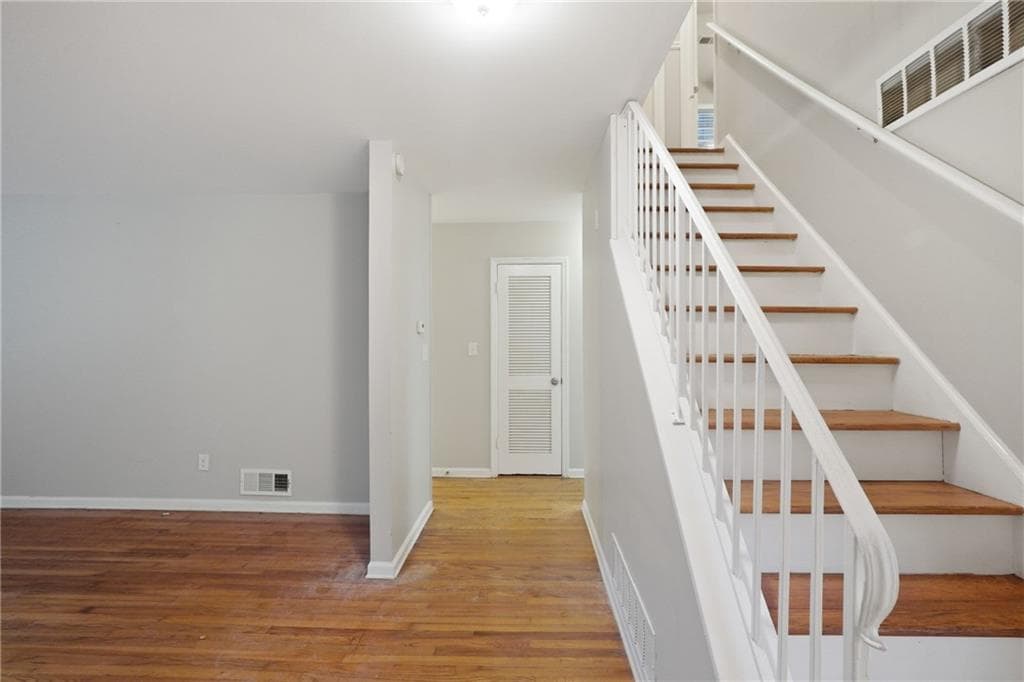 4 bedroom, 3 bathroom, 1,975 sq ft single family residence for sale at 1604 Drayton Woods Drive, Tucker, GA 30084 — photo 5