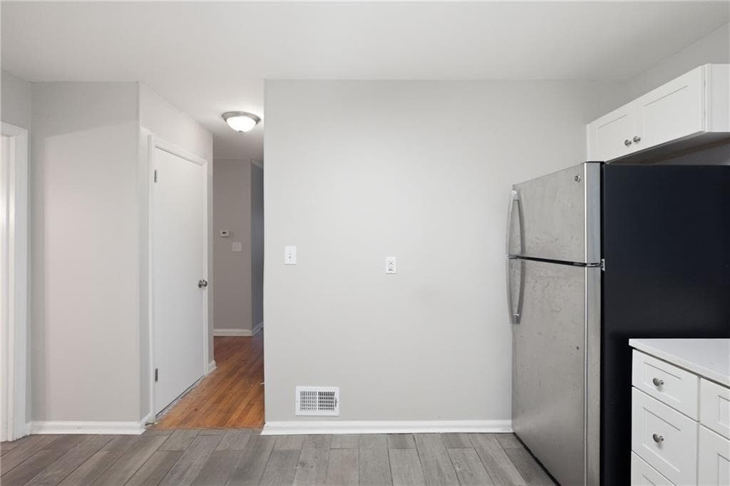 4 bedroom, 3 bathroom, 1,975 sq ft single family residence for sale at 1604 Drayton Woods Drive, Tucker, GA 30084 — photo 9