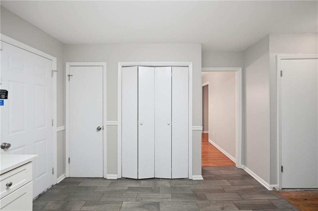 4 bedroom, 3 bathroom, 1,975 sq ft single family residence for sale at 1604 Drayton Woods Drive, Tucker, GA 30084 — photo 10