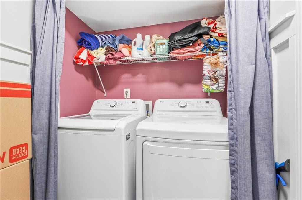 2 bedroom, 3 bathroom, 1,252 sq ft condominium for sale at 168 Barone Place, Atlanta, GA 30327 — photo 5