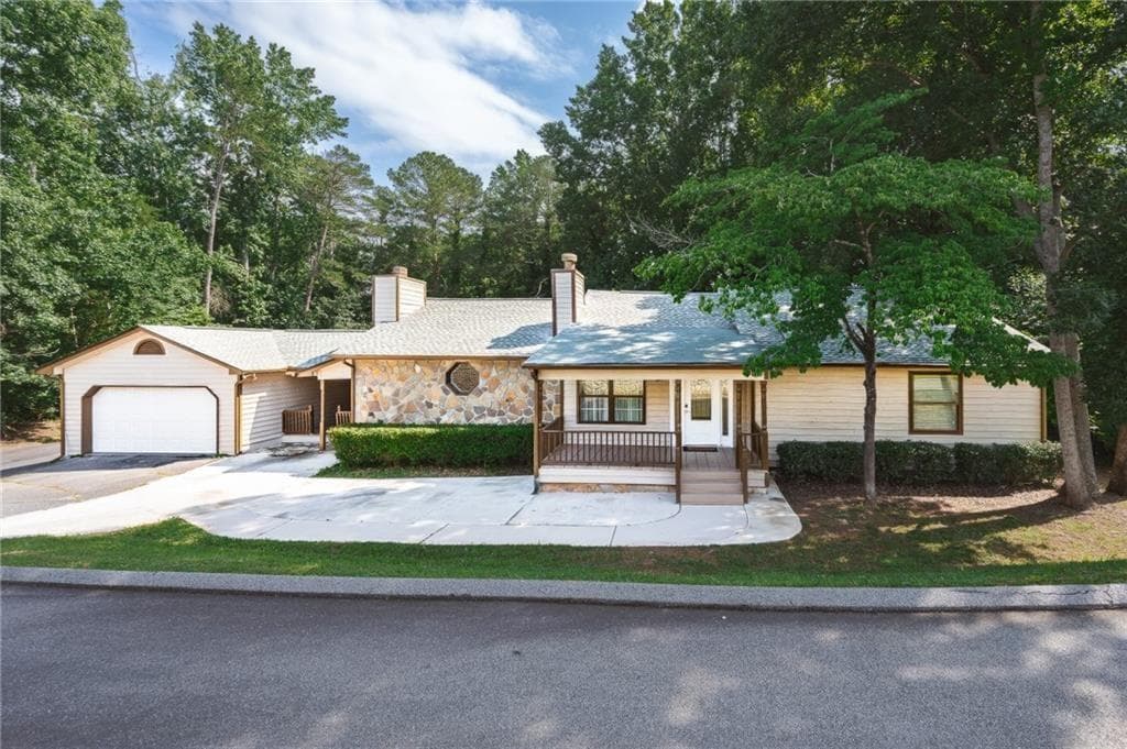 5 bedroom, 4 bathroom, 3,404 sq ft single family residence for sale at 1929 Sharon Road, Cumming, GA 30041 — photo 5