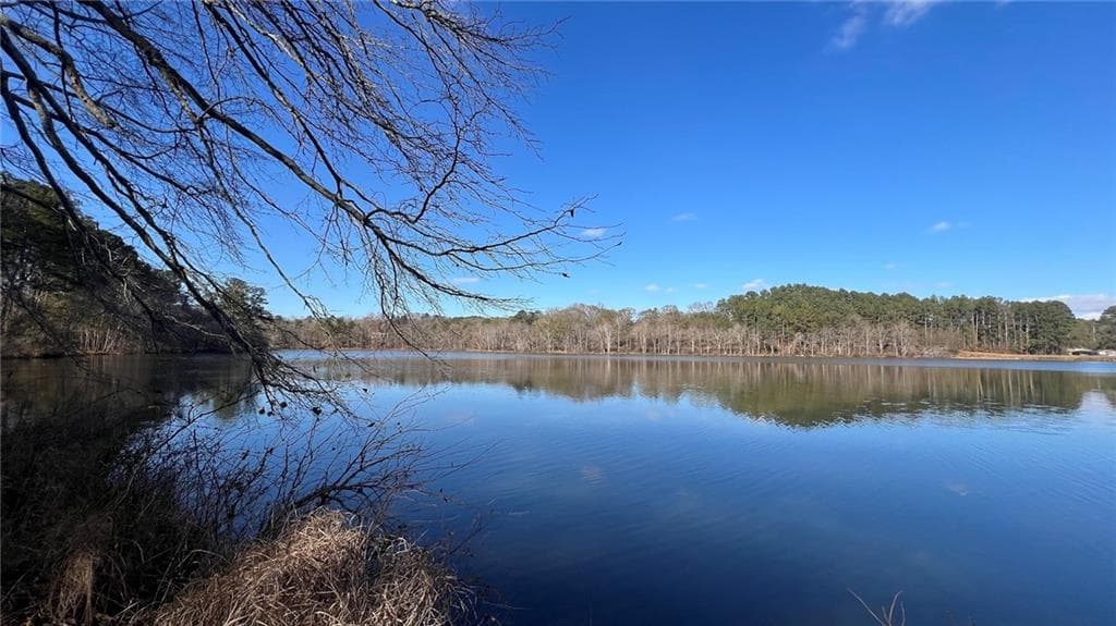 3 bedroom, 3 bathroom, 2,037 sq ft single family residence for sale at 719 Overlook Drive, Winder, GA 30680 — photo 4
