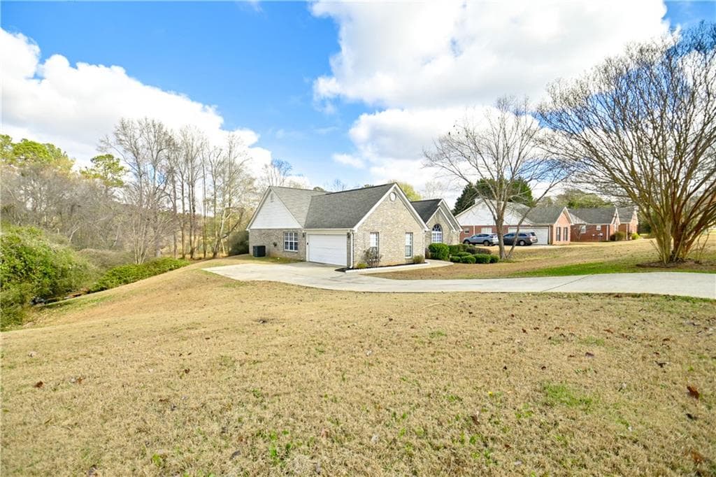 3 bedroom, 3 bathroom, 2,037 sq ft single family residence for sale at 719 Overlook Drive, Winder, GA 30680 — photo 9