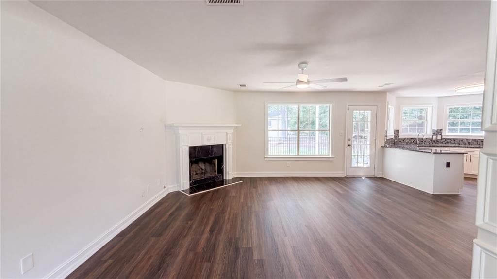 4 bedroom, 3 bathroom, 2,414 sq ft single family residence for sale at 115 Emerald Lane, Hampton, GA 30228 — photo 3
