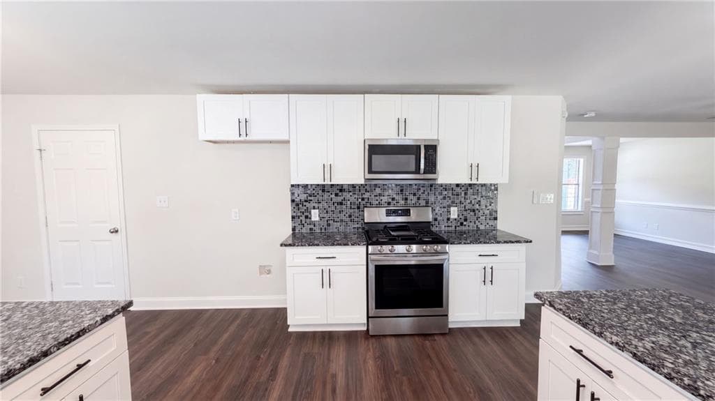 4 bedroom, 3 bathroom, 2,414 sq ft single family residence for sale at 115 Emerald Lane, Hampton, GA 30228 — photo 7