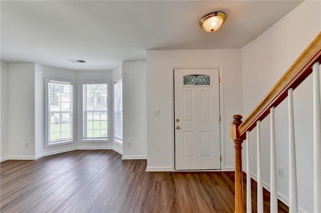 4 bedroom, 3 bathroom, 2,076 sq ft single family residence for sale at 6383 Grand Hickory Drive, Braselton, GA 30517 — photo 2