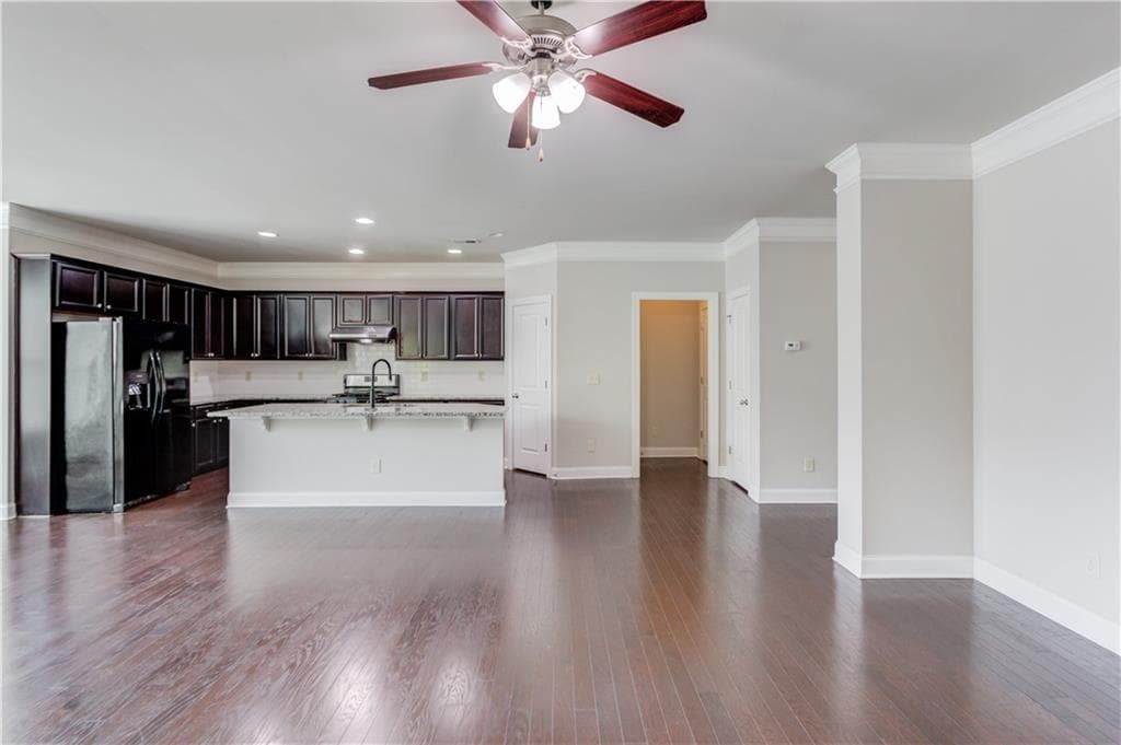 3 bedroom, 3 bathroom, 2,382 sq ft single family residence under contract at 18 Privet Circle, Suwanee, GA 30024 — photo 9