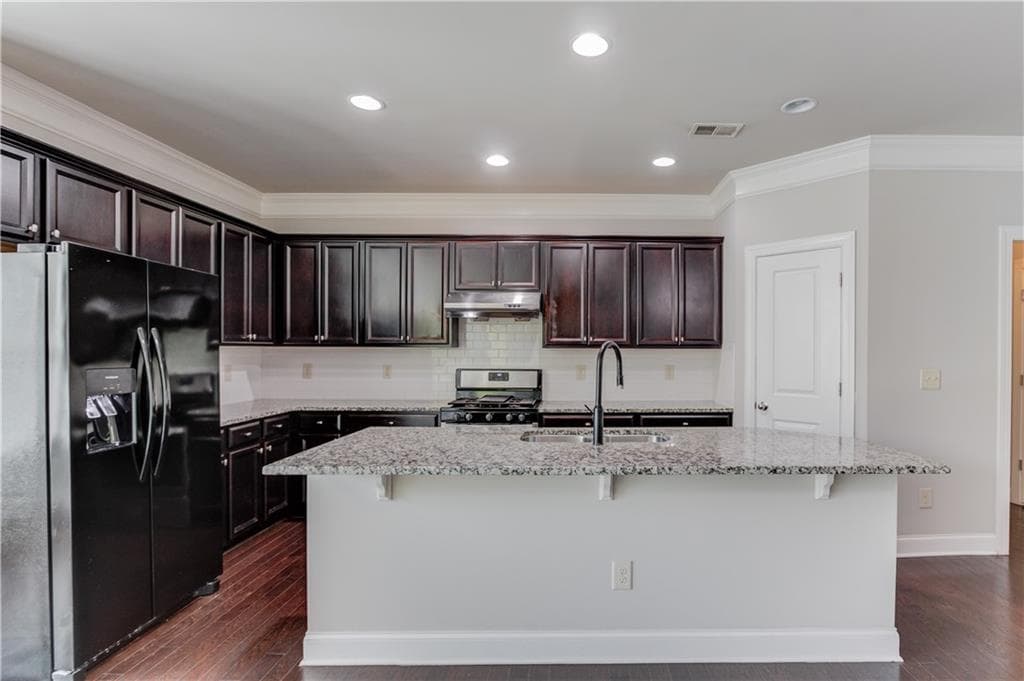 3 bedroom, 3 bathroom, 2,382 sq ft single family residence under contract at 18 Privet Circle, Suwanee, GA 30024 — photo 10