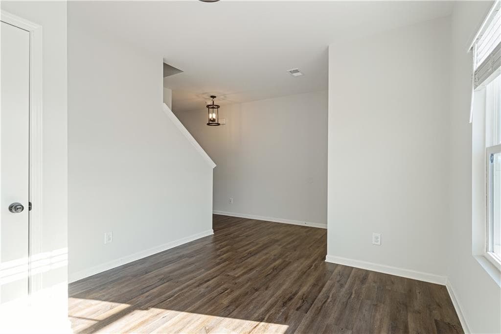 4 bedroom, 3 bathroom, 2,684 sq ft single family residence for sale at 5120 Minnow Lane, Cumming, GA 30028 — photo 5