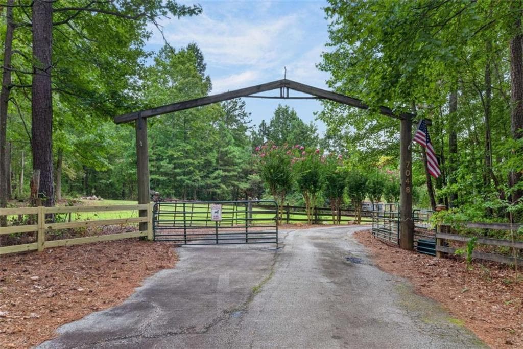 5 bedroom, 6 bathroom, 3,470 sq ft single family residence under contract at 7048 Shell Road, Winston, GA 30187 — photo 2