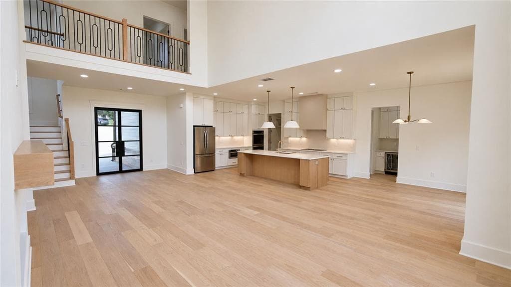 5 bedroom, 5 bathroom, 5,444 sq ft single family residence for sale at 6214 Blackjack Rd, Flowery Branch, GA 30542 — photo 7