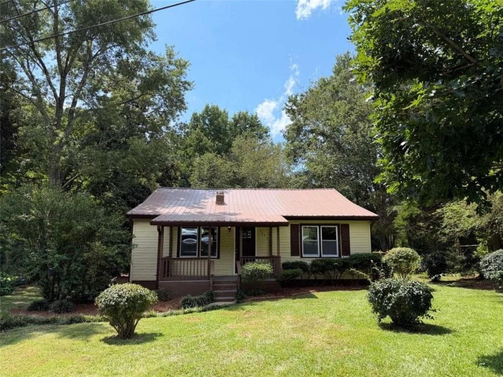2 bedroom, 1 bathroom, 1,236 sq ft single family residence under contract at 3431 Bright Star Road, Douglasville, GA 30135