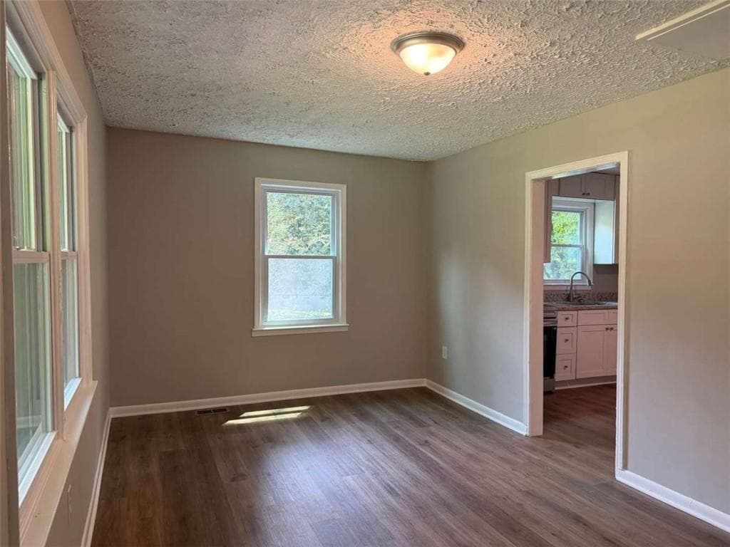 2 bedroom, 1 bathroom, 1,236 sq ft single family residence under contract at 3431 Bright Star Road, Douglasville, GA 30135 — photo 6