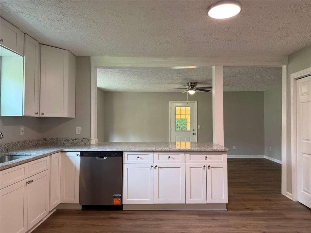 2 bedroom, 1 bathroom, 1,236 sq ft single family residence under contract at 3431 Bright Star Road, Douglasville, GA 30135 — photo 7