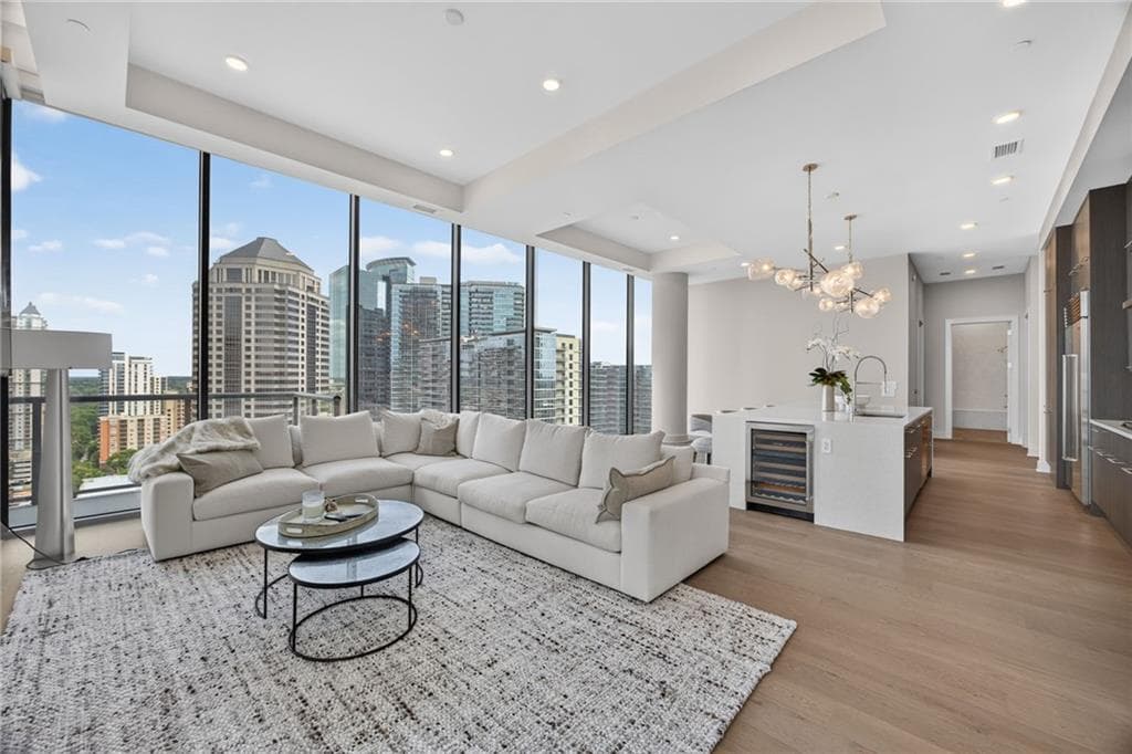 3 bedroom, 3 bathroom, 2,071 sq ft condominium for sale at 40 12th Street 1903, Atlanta, GA 30309
