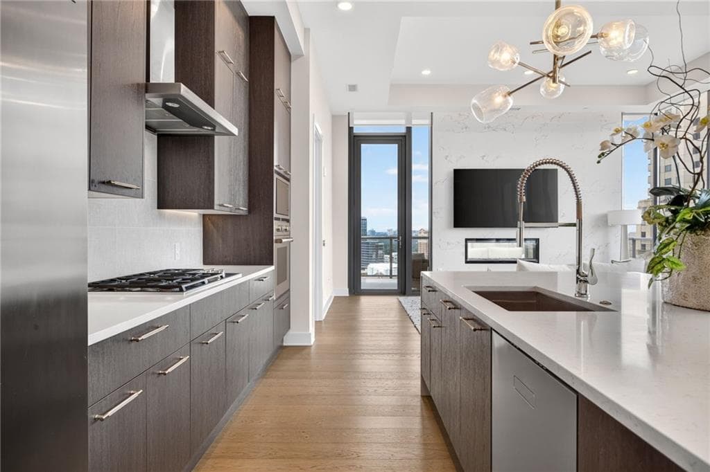 3 bedroom, 3 bathroom, 2,071 sq ft condominium for sale at 40 12th Street 1903, Atlanta, GA 30309 — photo 4