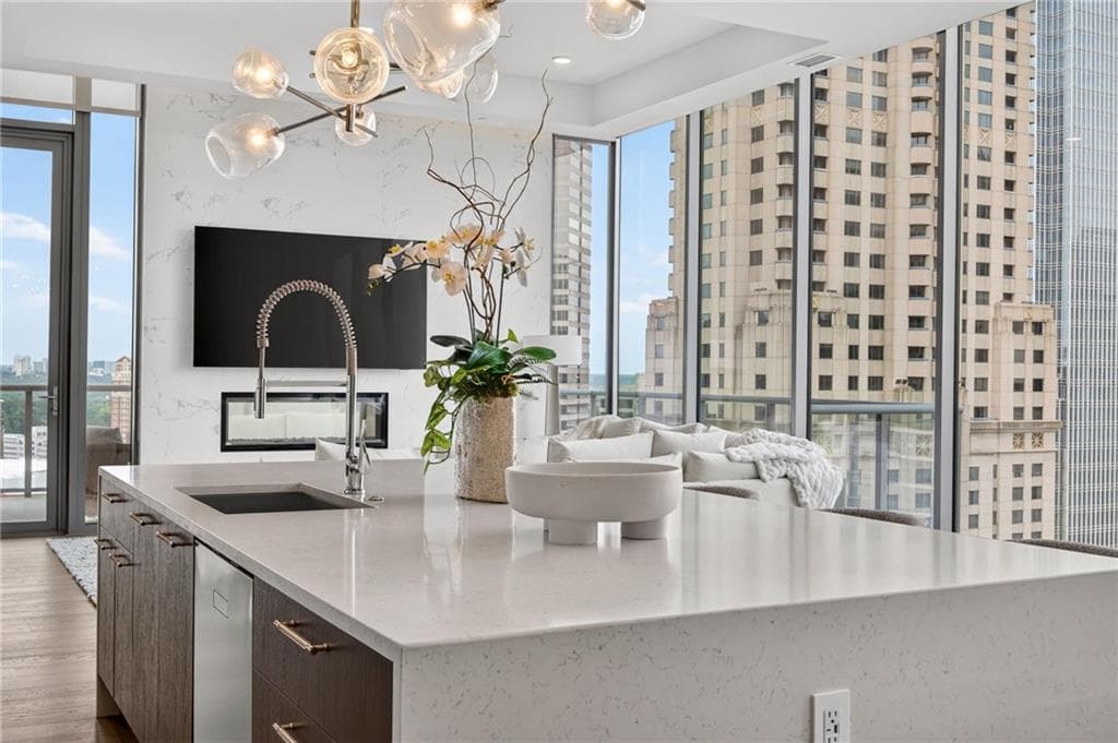 3 bedroom, 3 bathroom, 2,071 sq ft condominium for sale at 40 12th Street 1903, Atlanta, GA 30309 — photo 5
