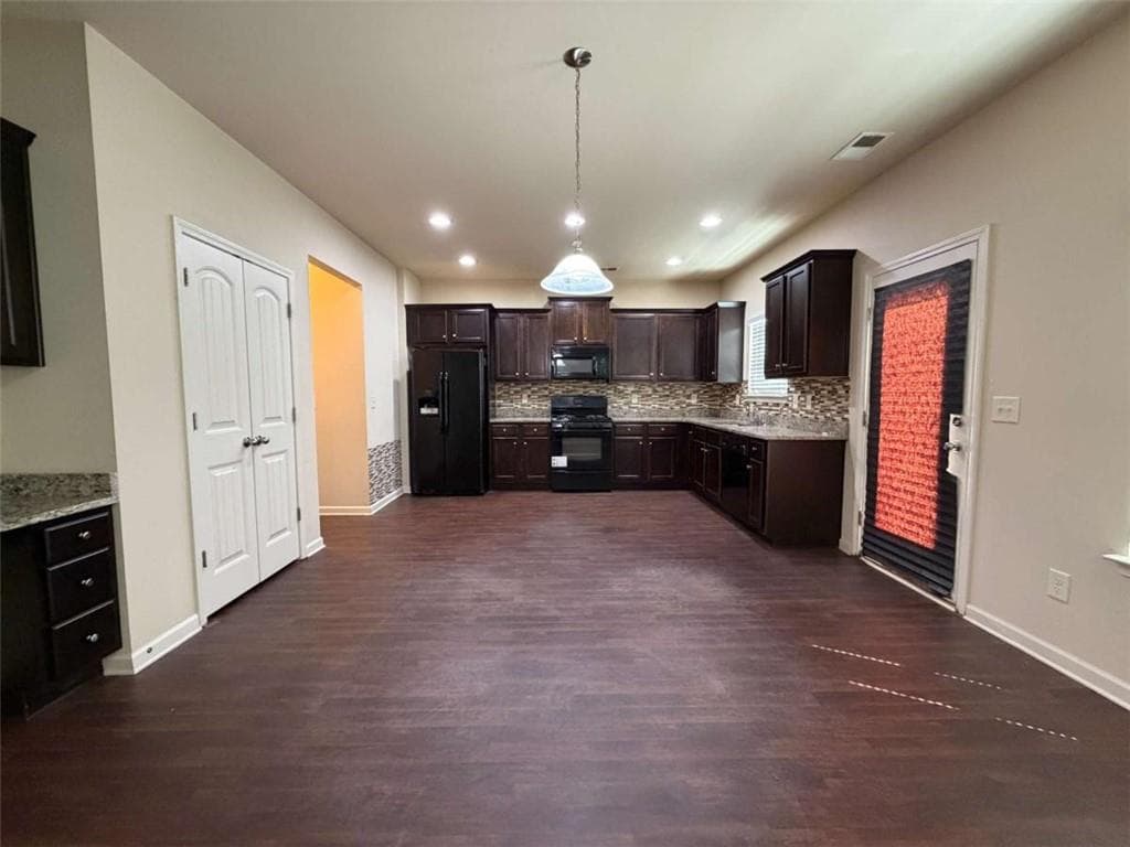 4 bedroom, 3 bathroom, 2,102 sq ft single family residence for rent at 881 Franklin Mill Trace, Loganville, GA 30052 for $2,275 a month — photo 7