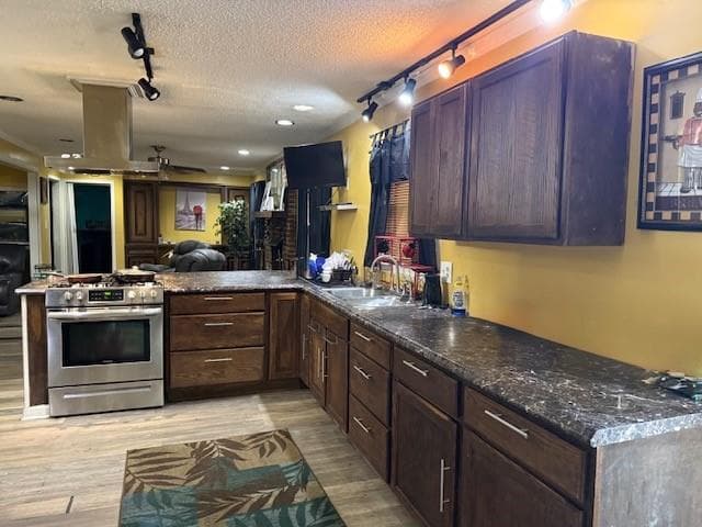 3 bedroom, 3 bathroom, 2,642 sq ft single family residence for sale at 3827 Woodside Drive, Macon, GA 31206 — photo 4