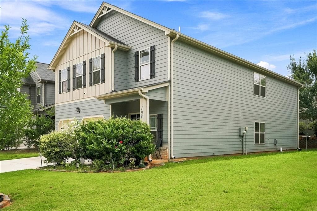 5 bedroom, 3 bathroom, 2,705 sq ft single family residence under contract at 194 Emporia Loop, Mcdonough, GA 30253 — photo 2