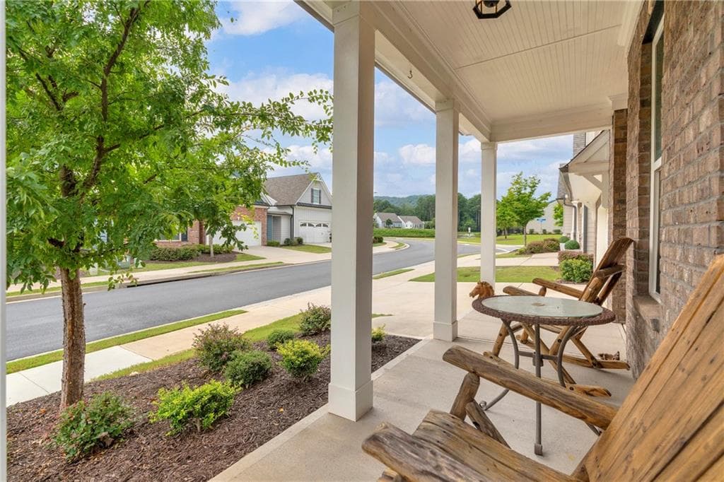 3 bedroom, 3 bathroom, 2,872 sq ft single family residence for sale at 542 Bray Street, Woodstock, GA 30188 — photo 4