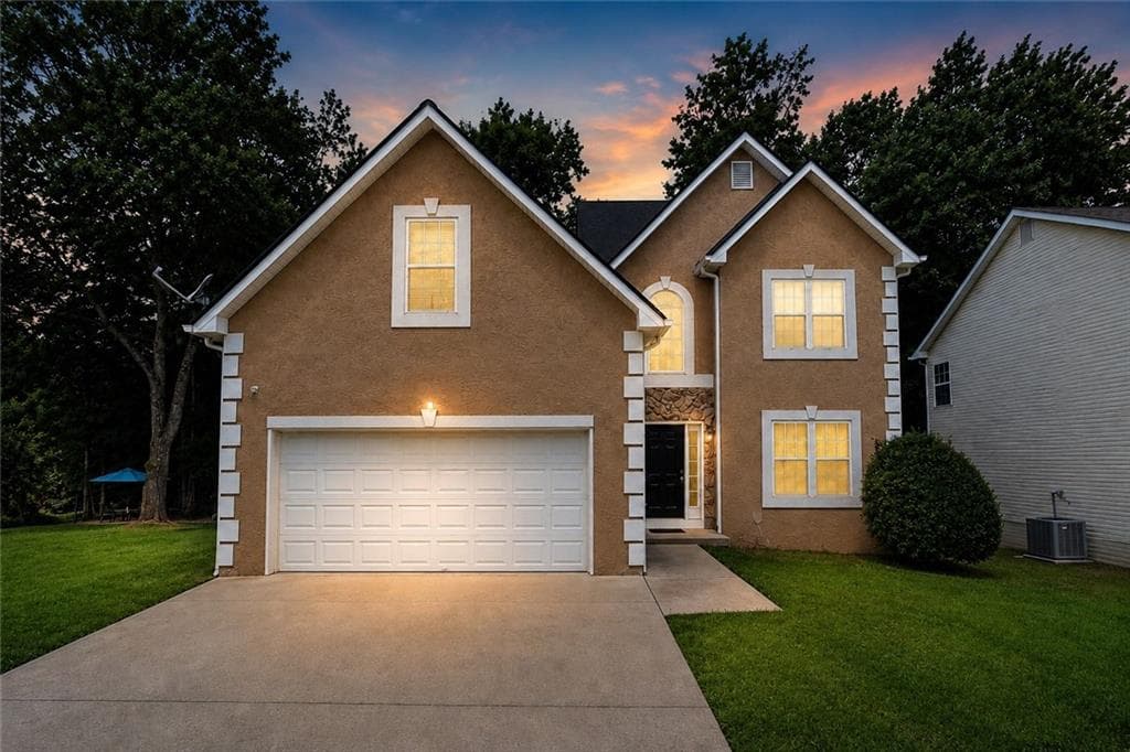 5 bedroom, 3 bathroom, 2,384 sq ft single family residence for sale at 2315 Lake Royale Drive, Riverdale, GA 30296 — photo 2