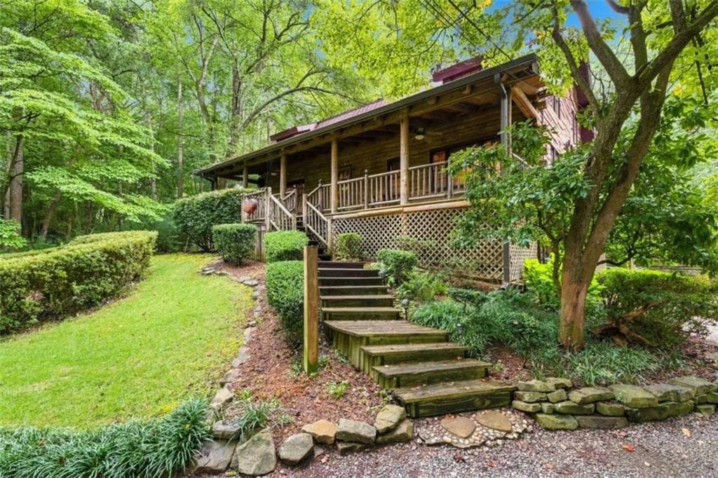 6 bedroom, 3 bathroom, 3,360 sq ft single family residence under contract at 7918 Holyoke Road, Cumming, GA 30040 — photo 6