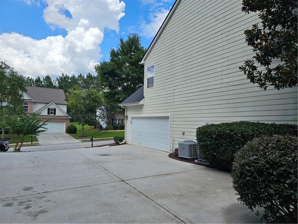 4 bedroom, 3 bathroom, 2,618 sq ft single family residence for sale at 5408 Bighorn Pass, Atlanta, GA 30349 — photo 5