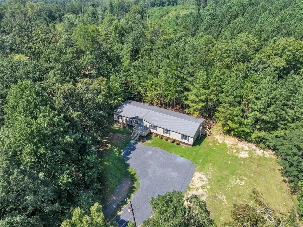 4 bedroom, 2 bathroom, 2,128 sq ft single family residence for sale at 827 Brackett Ridge Road, Chatsworth, GA 30705 — photo 3